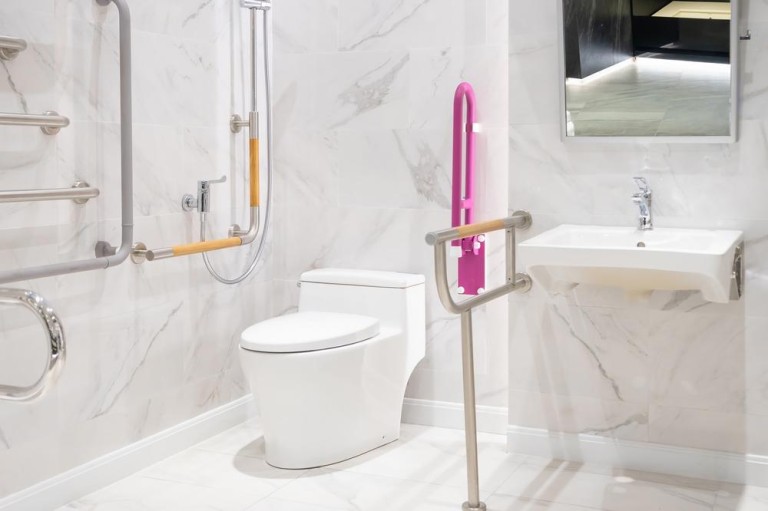 Guide pratique de l'aménagement pour PMR à Comines et ses environs